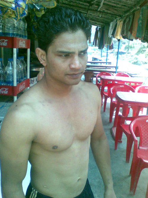 Hi im pritam im looking 4 girlss and womens who want discreet sex,,,i am read...