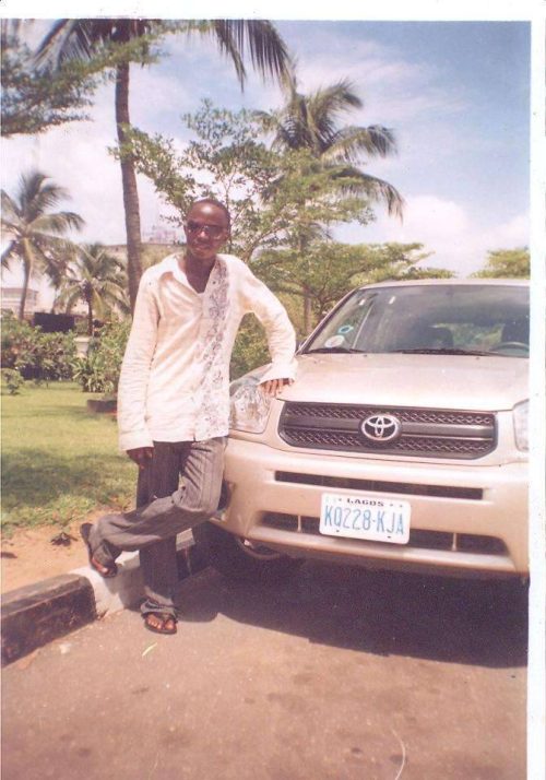 Am cool and calm here,i love been honest and love making people happy always ...