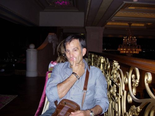 I like the sweet and emotianaly inteligent women with wide culture and sensib...