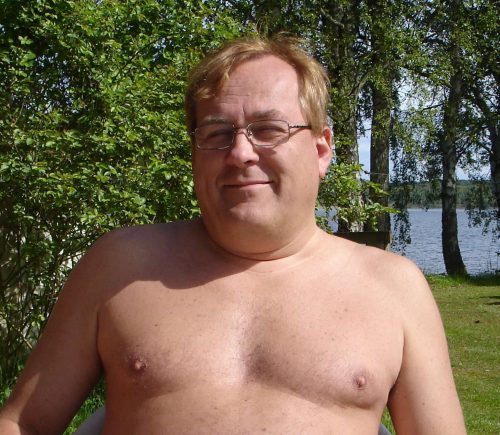 I would like to meet a natural and honest woman who is interesting in startin...
