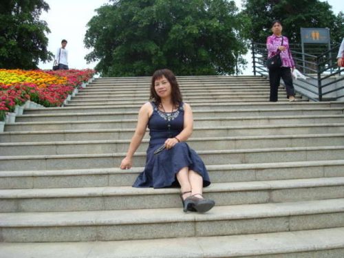 I am the Chinese woman, My name is liu.i am a short woman,i only 146cm.i live...