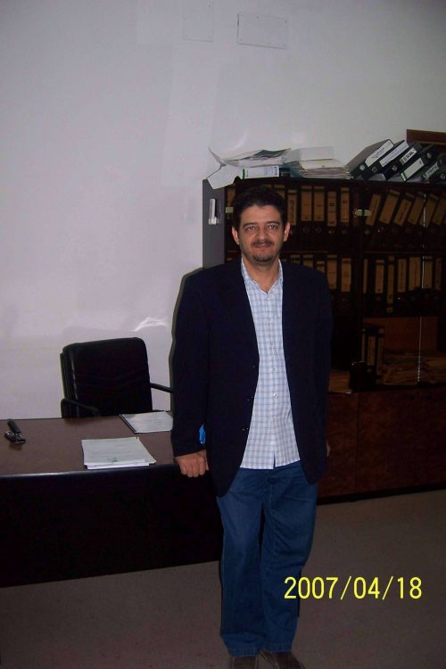 I m kind man looking for amart romantic woman