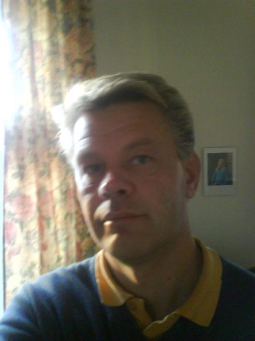 I am a romantic man seeking a woman I can grow old with. I am a romantic land...