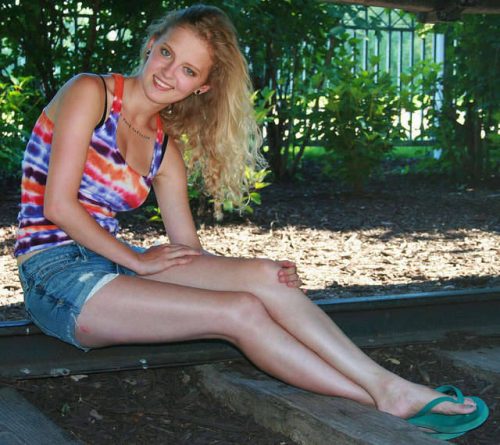 I'm single and never marry.i do enjoy both indoor and  outdoor activities, my...