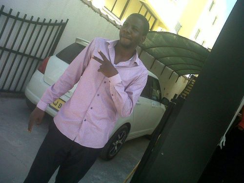 Am looking for a woman who can take good care and love me for who i am