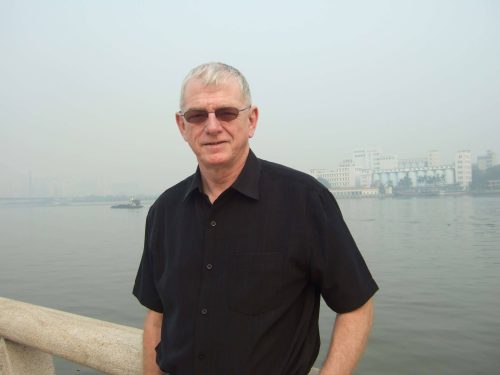 An ordinary guy, Engineering background. I like traveling but getting fed up ...