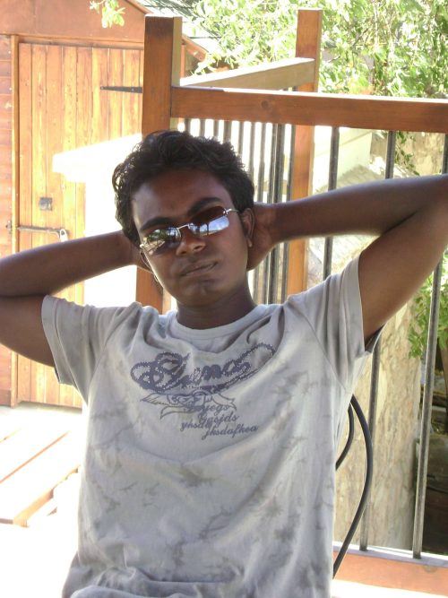 Hi my name is sabahs im student i study bba i loking for lif partner