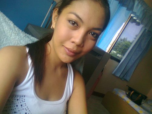 Looking for a loving, sweet, caring, honest and thoughtful man... 

im a roma...
