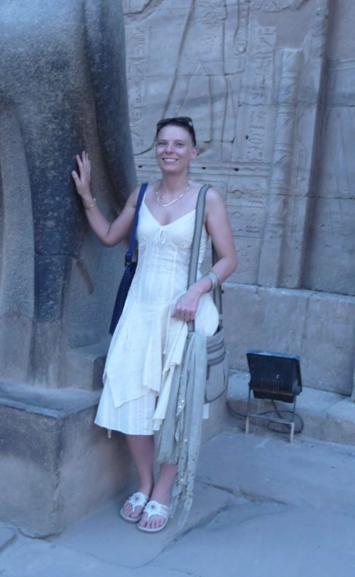 I would like to find an attractive, romantic male who is not affraid to show ...