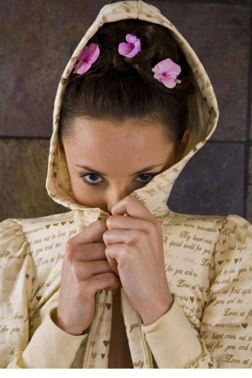 I am really a sincere and honest person. am
caring, kind, friendly very easy...