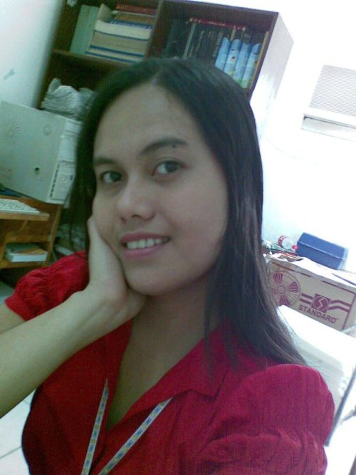 I'm a simple lady that have many dream in life. I'm an honest person, a famil...