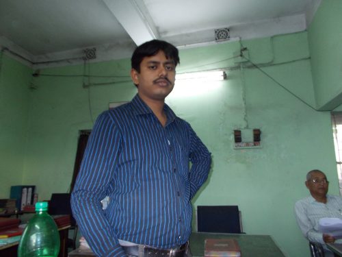 I m well groomed, handsome, good looking tall guy.