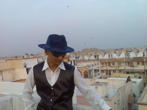 Hi i am a smart, good looking boy, i am looking for a girl or woman who is in...