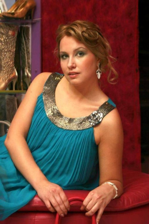 Hello, dear stranger!! My name is Ekaterina. 
You know that it is very diffic...